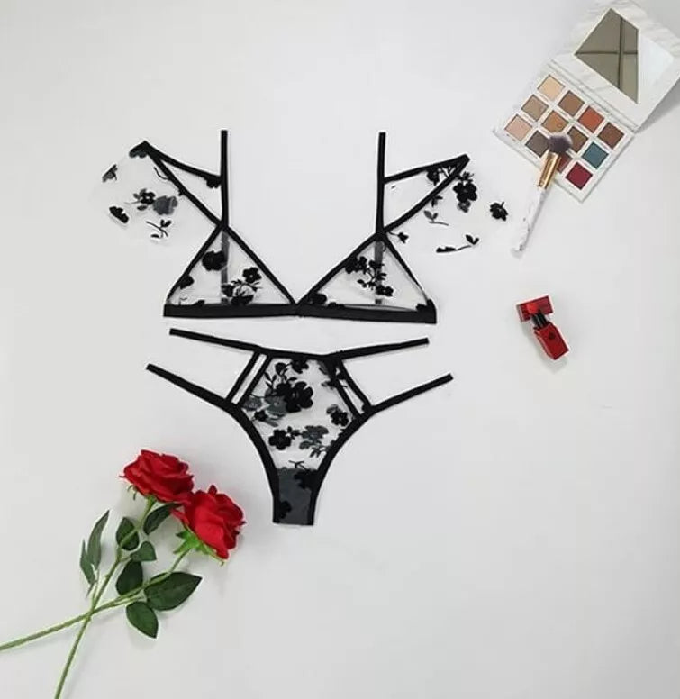 Women's Sexy Lingerie Set – Bandeau Bikini with Mini Thong and Babydoll Style- M